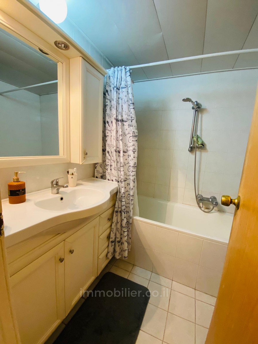 Apartamento 2 cômodos Jerusalém Centro da cidade 524-IBL-23