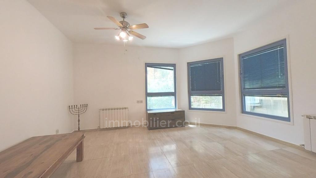 Apartamento 2 cômodos Jerusalém Centro da cidade 524-IBL-33