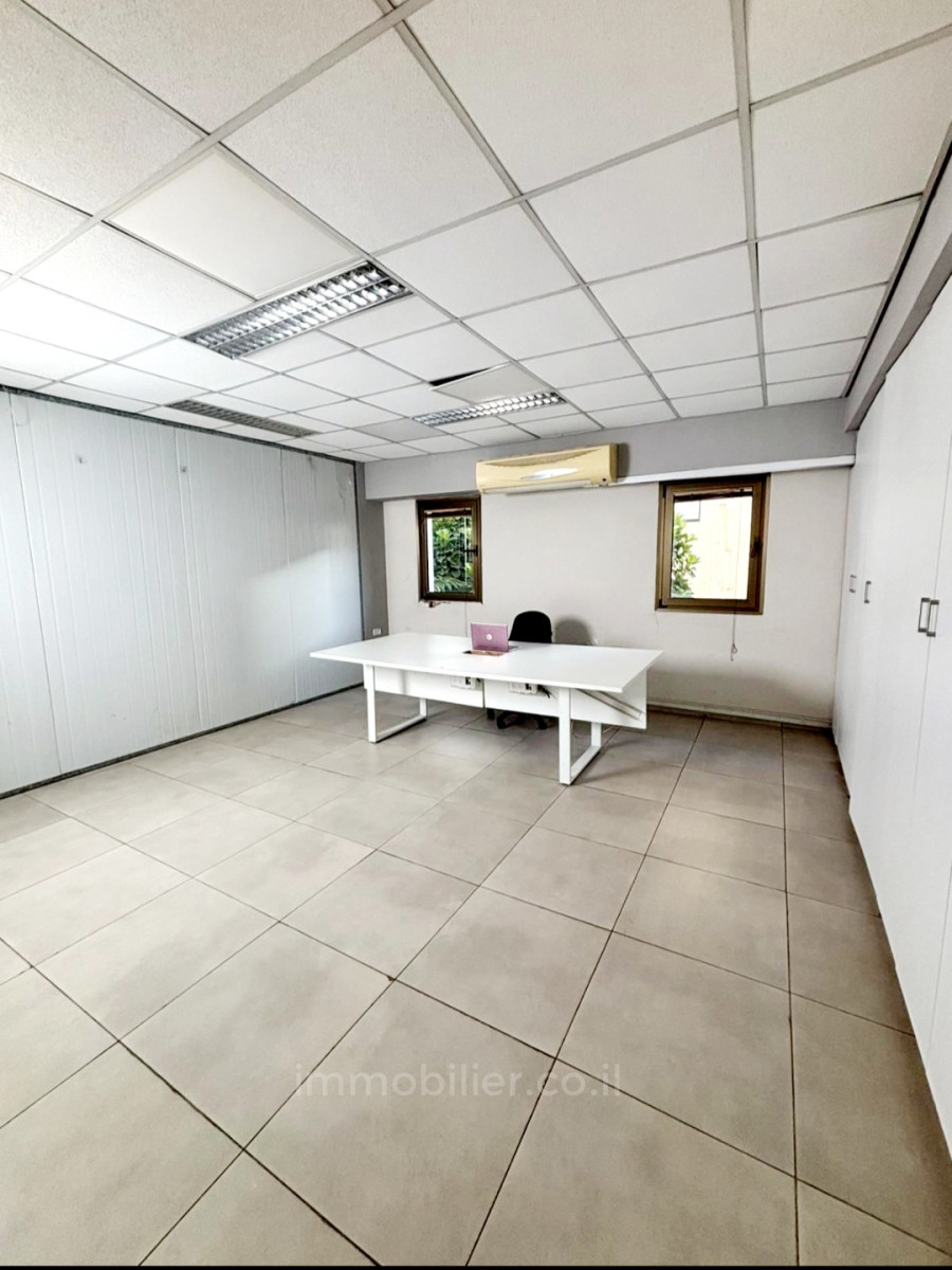 Escritórios 10 cômodos Tel Aviv Região marítima 525-IBL-14