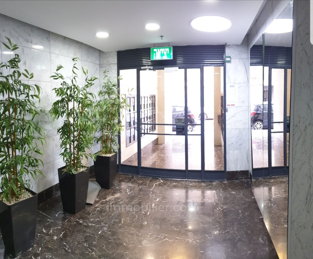 Apartamento 3 cômodos Tel Aviv Florentine 525-IBL-21