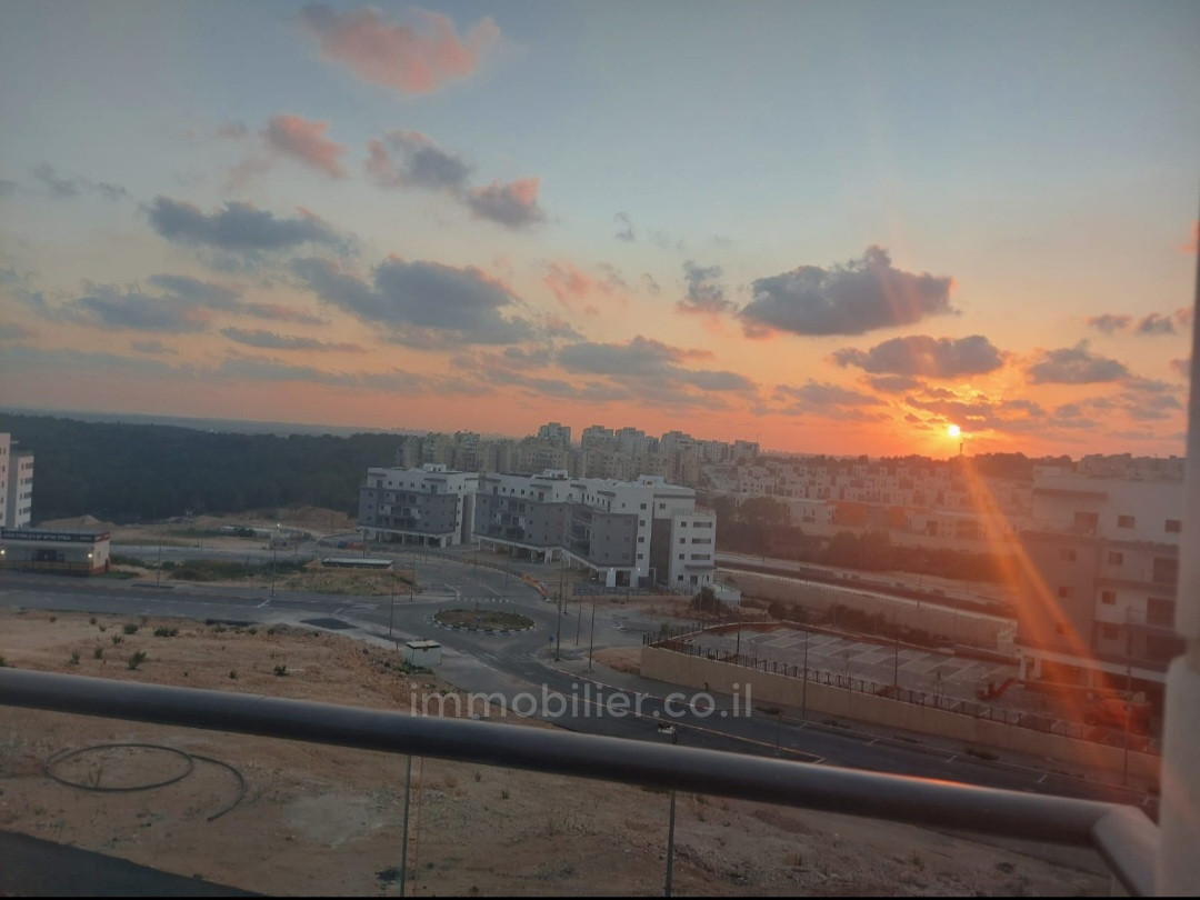 Apartamento 4 cômodos Harish Harish 525-IBL-7