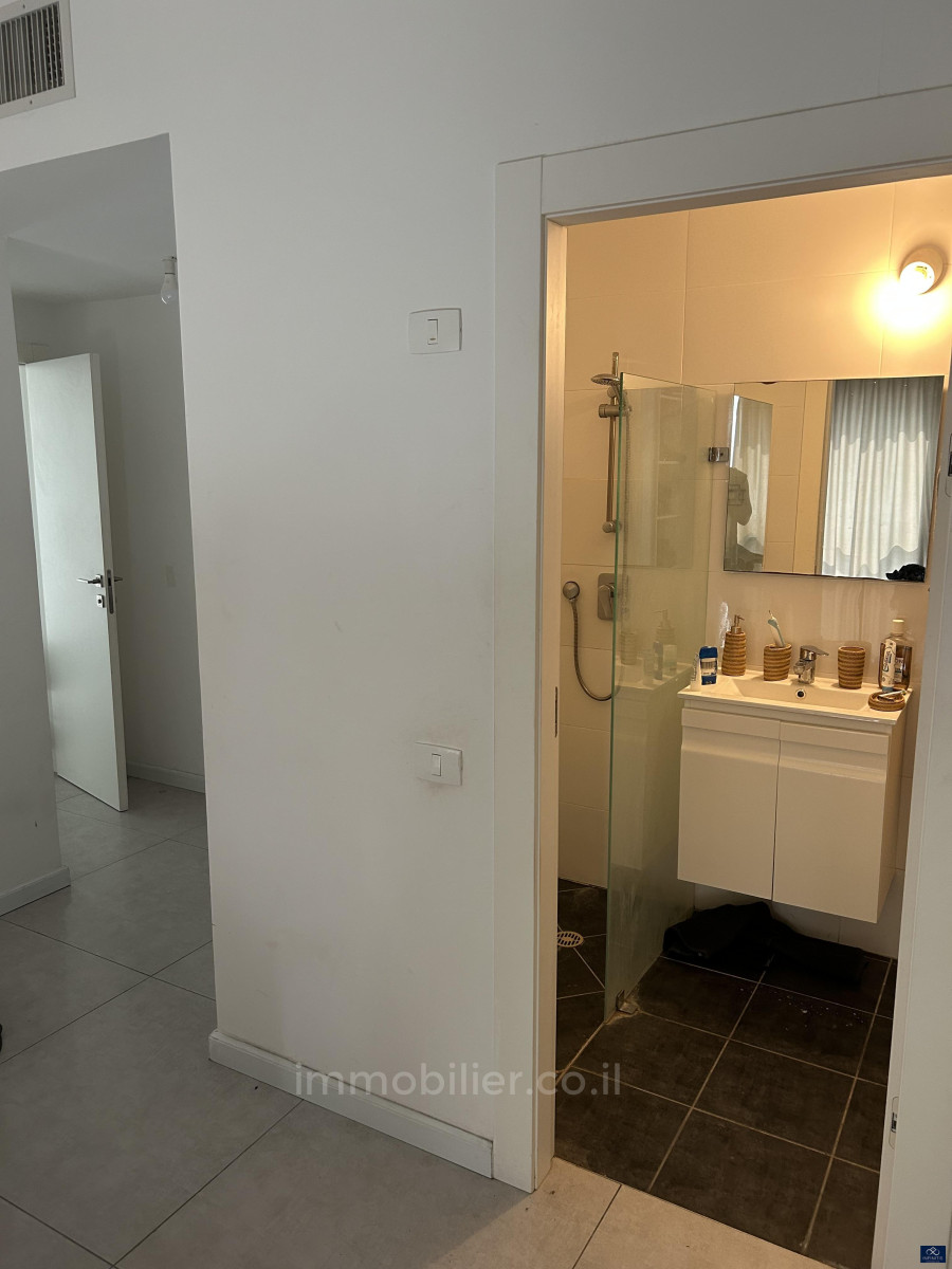 Apartamento 4 cômodos Ramat Gan Rue Jabotinski 527-IBL-112