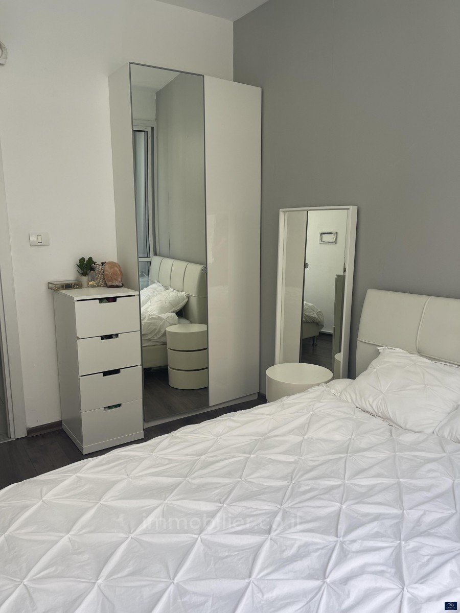 Apartamento 3 cômodos Tel Aviv Dizengof 527-IBL-11