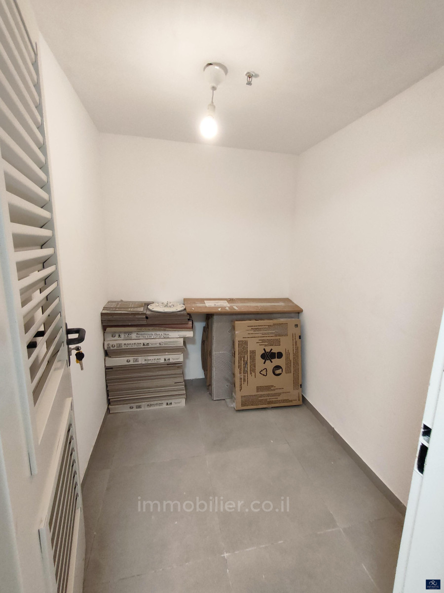 Apartamento 4 cômodos Tel Aviv Lev Tel-Aviv 527-IBL-127
