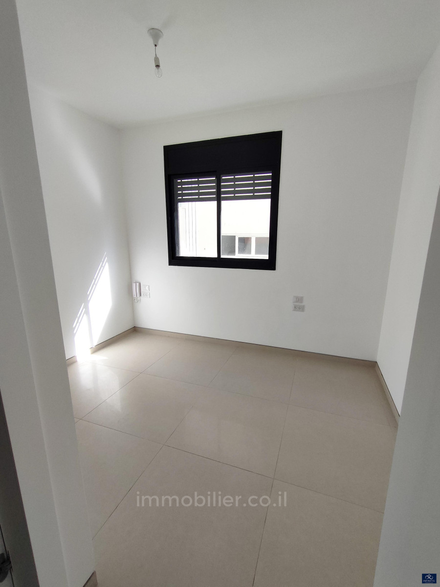 Apartamento 4 cômodos Tel Aviv Lev Tel-Aviv 527-IBL-127