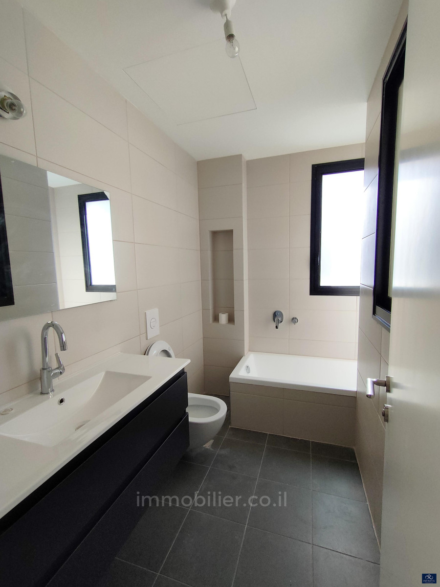 Apartamento 4 cômodos Tel Aviv Lev Tel-Aviv 527-IBL-127
