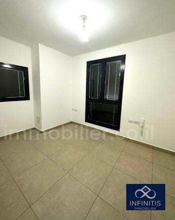 Cobertura 3 cômodos Bat yam Bat yam 527-IBL-128