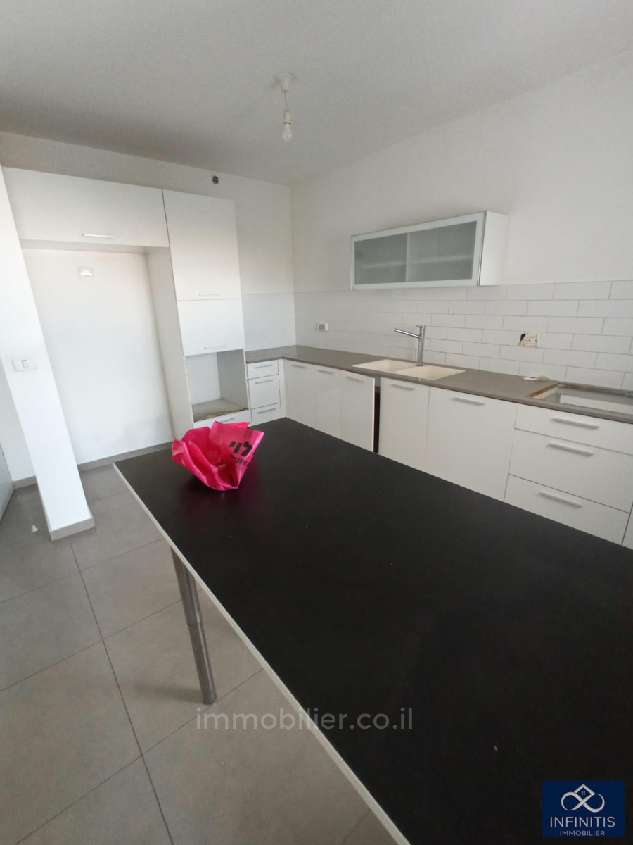 Apartamento 4 cômodos Ascalão City 527-IBL-135