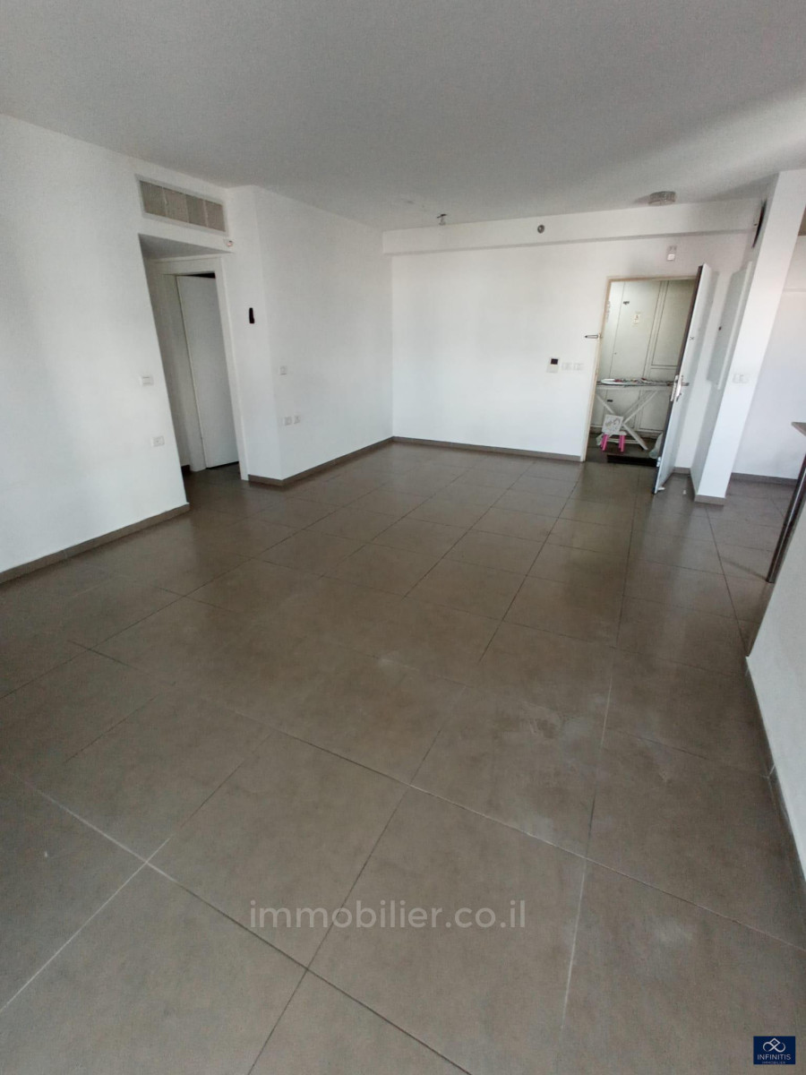 Apartamento 4 cômodos Ascalão City 527-IBL-135