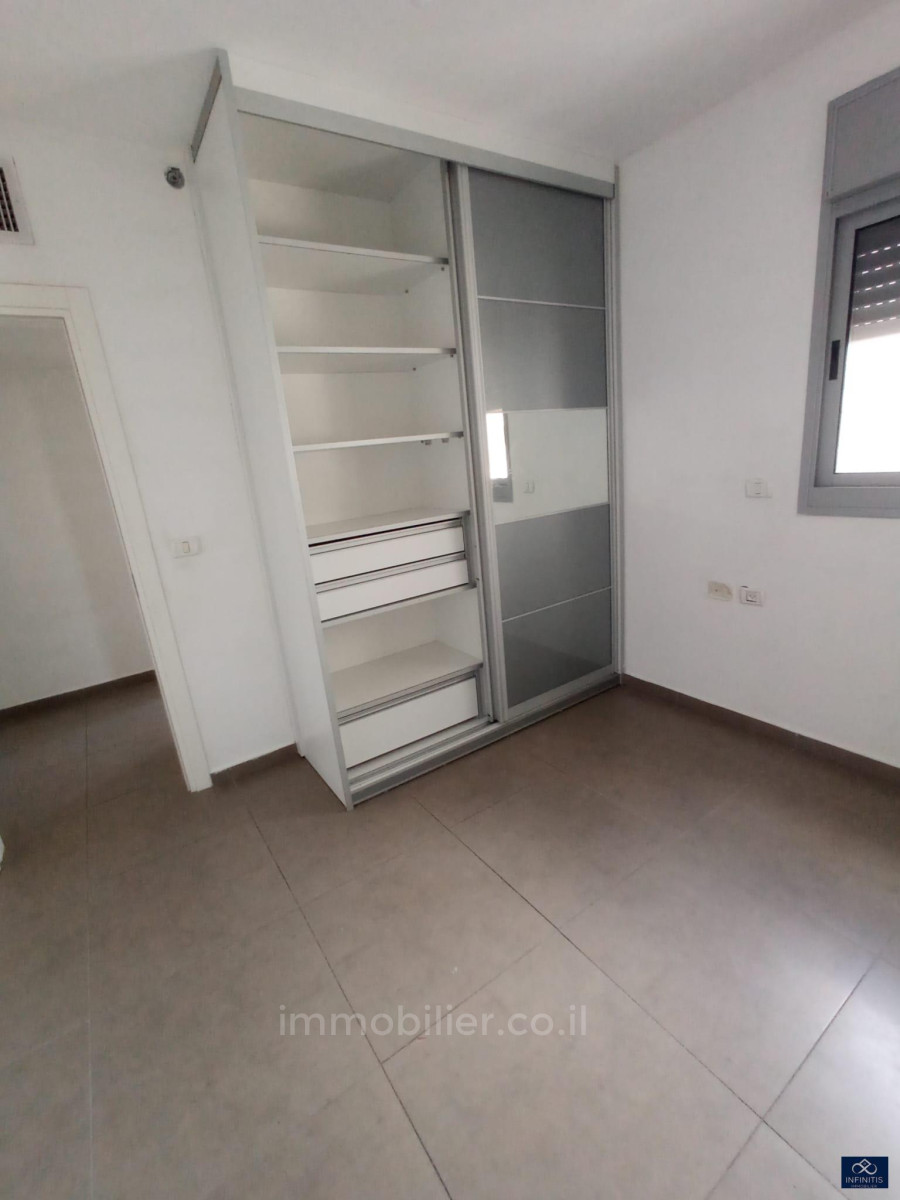 Apartamento 4 cômodos Ascalão City 527-IBL-135