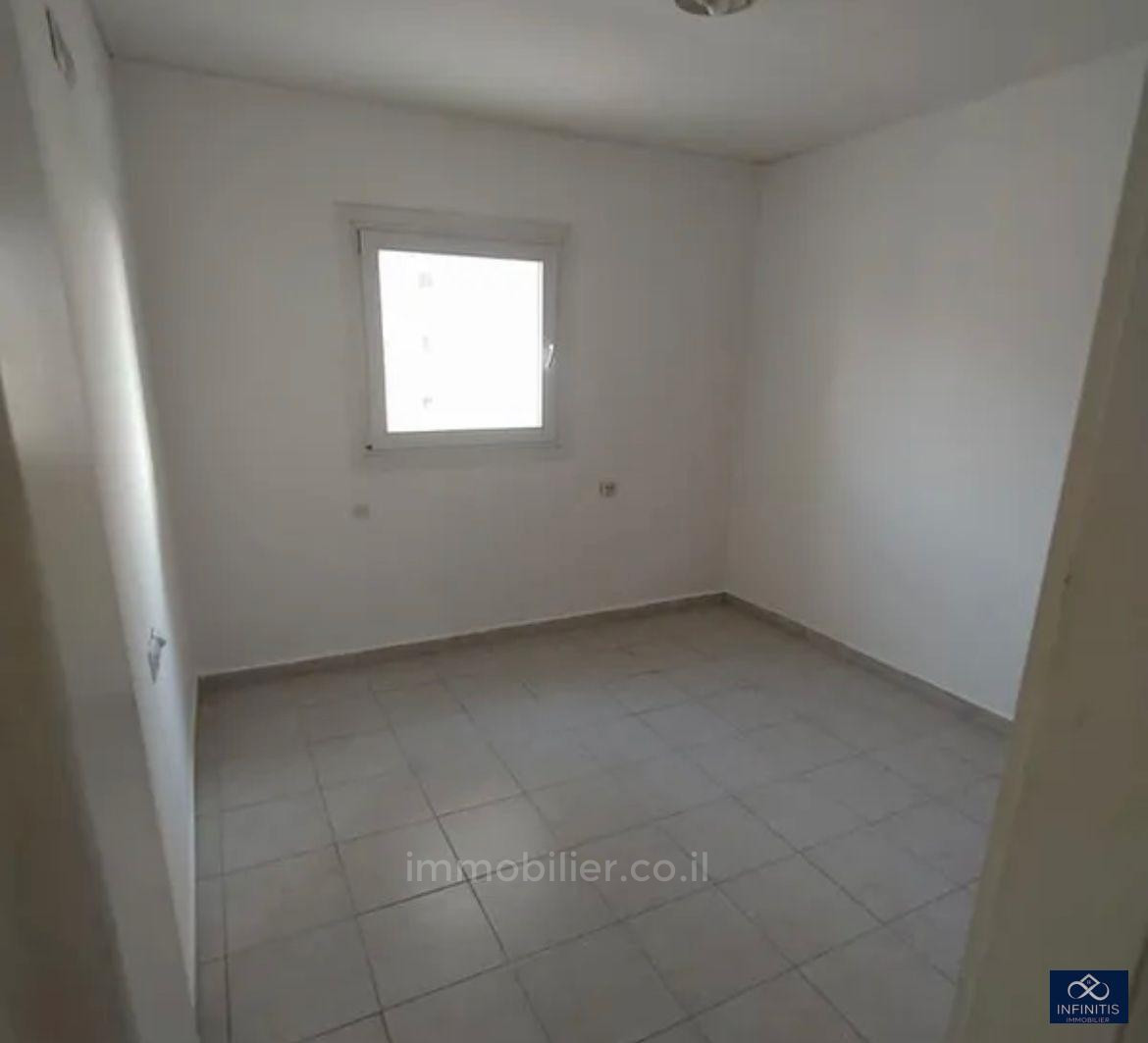 Apartamento 3 cômodos Ascalão City 527-IBL-137