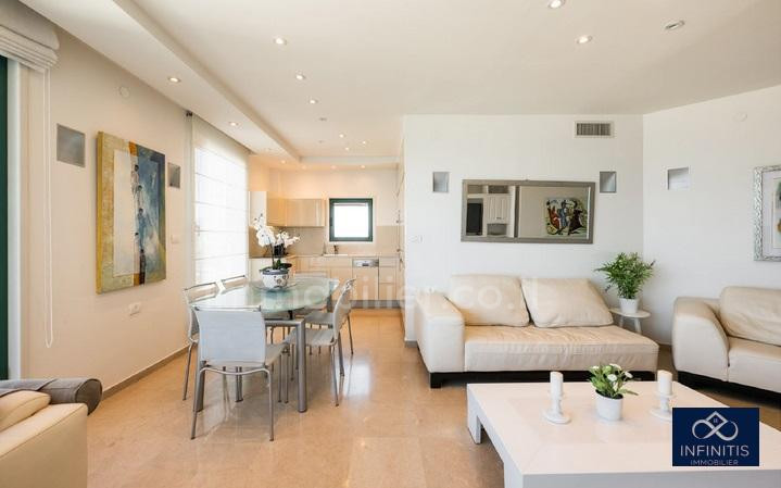 Apartamento 3 cômodos Tel Aviv Primeira linha de mar 527-IBL-140