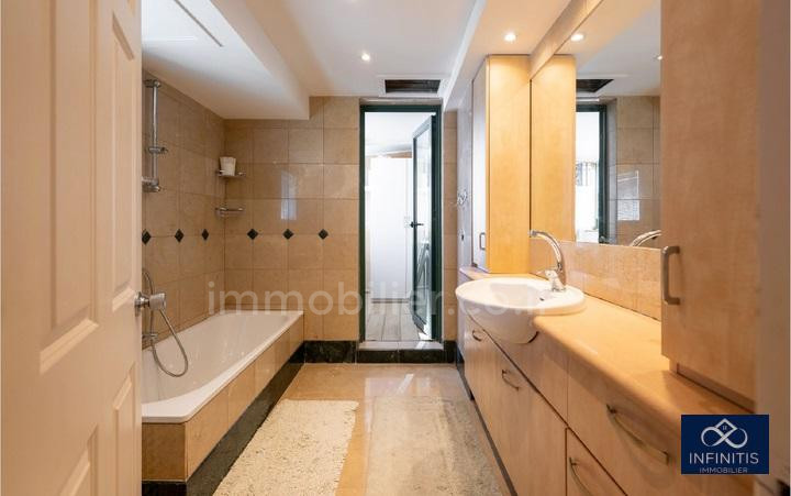 Apartamento 3 cômodos Tel Aviv Primeira linha de mar 527-IBL-140