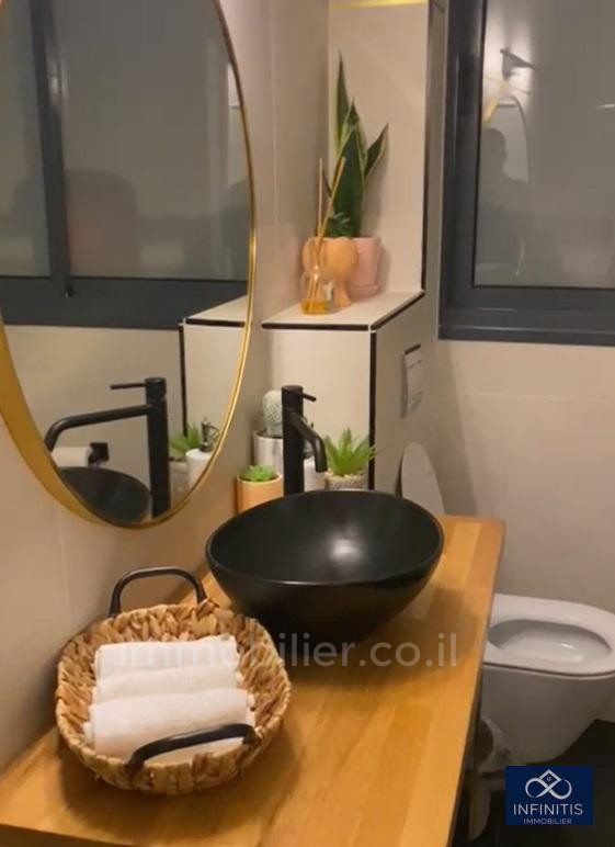 Apartamento 3 cômodos Tel Aviv Lev Tel-Aviv 527-IBL-147