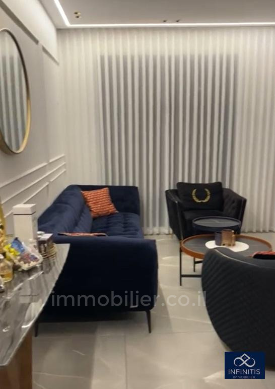 Apartamento 3 cômodos Tel Aviv Lev Tel-Aviv 527-IBL-147