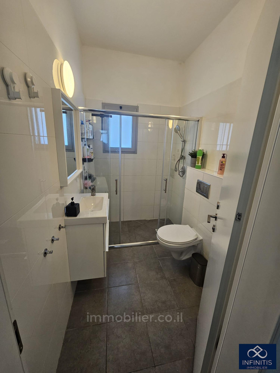 Apartamento 4 cômodos Ashdod He 527-IBL-157