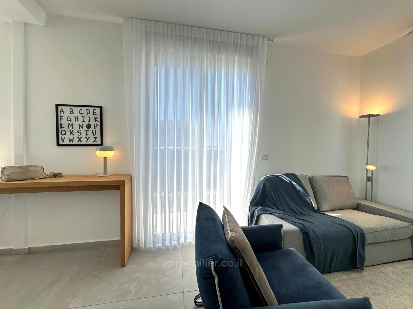 Apartamento 3 cômodos Tel Aviv Dizengof 527-IBL-171
