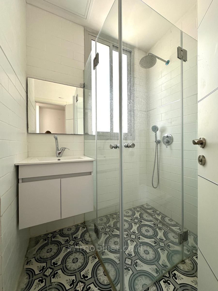 Apartamento 3 cômodos Tel Aviv Dizengof 527-IBL-171