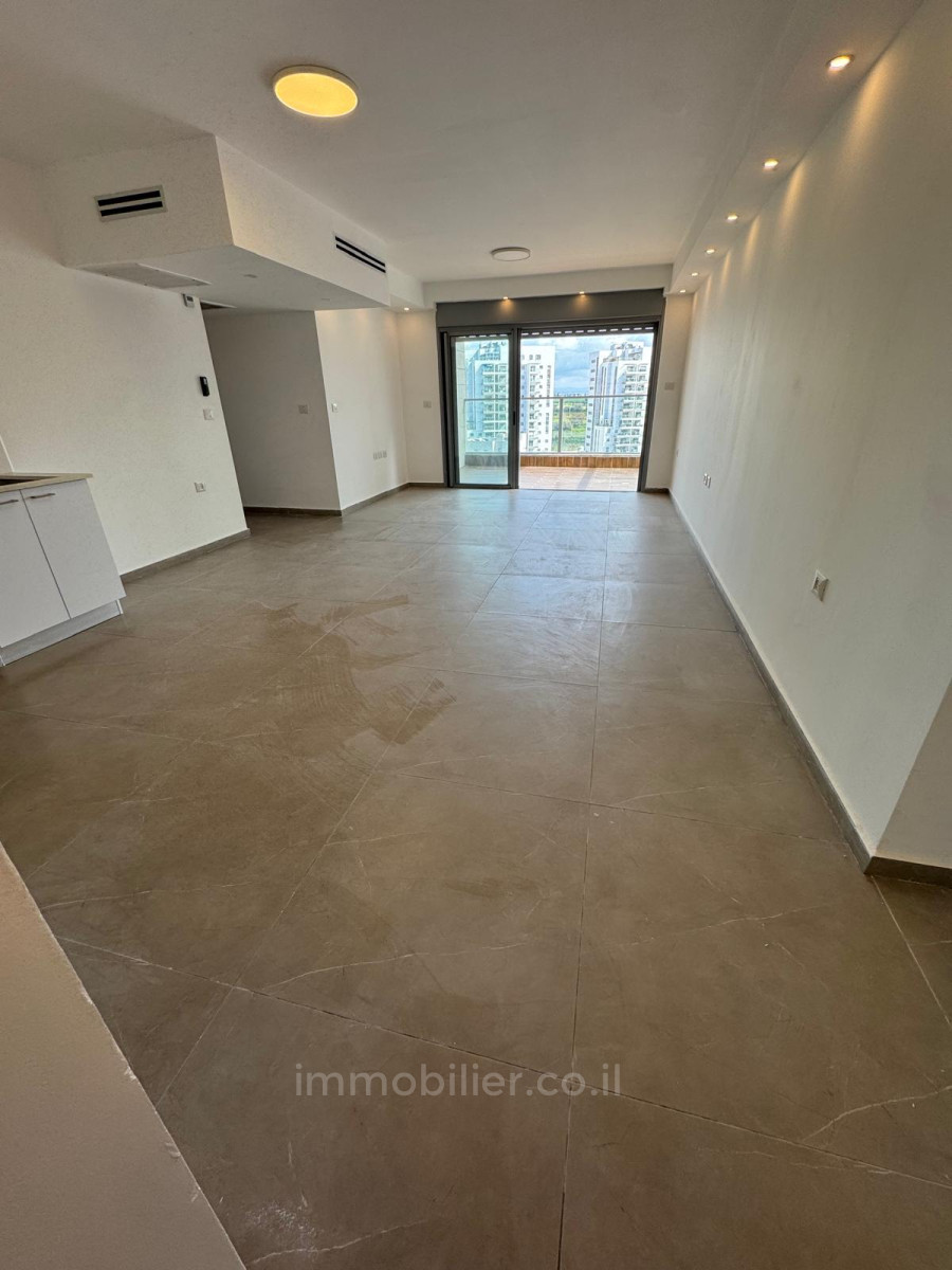 Apartamento 5 cômodos Ascalão Agamim 527-IBL-183