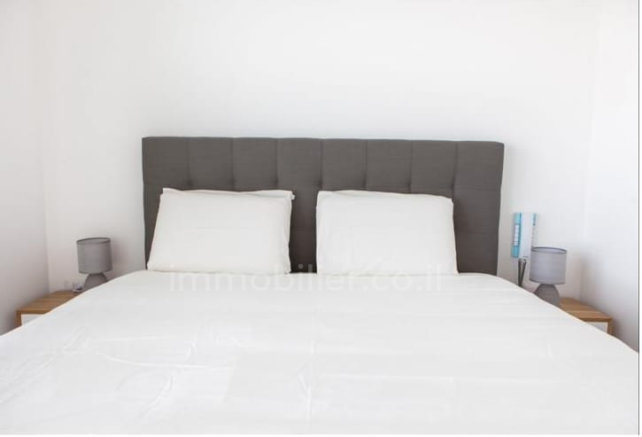 Apartamento 4 cômodos Tel Aviv Montifiory 527-IBL-184