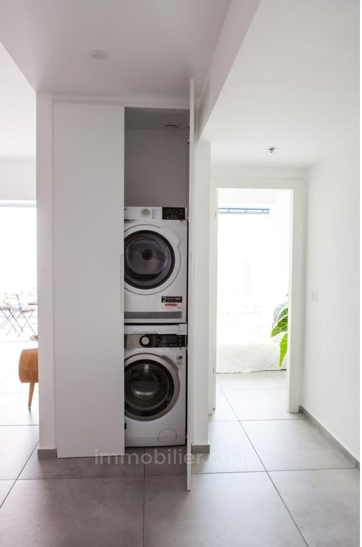 Apartamento 4 cômodos Tel Aviv Montifiory 527-IBL-184