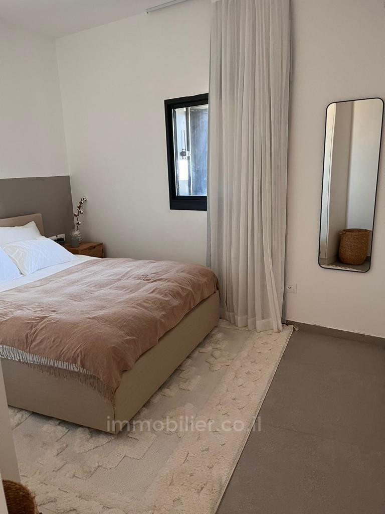 Apartamento 3 cômodos Tel Aviv Montifiory 527-IBL-185