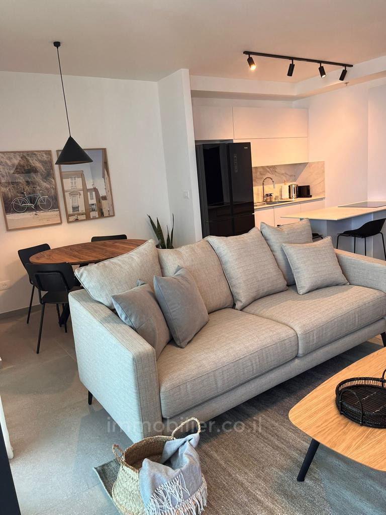 Apartamento 3 cômodos Tel Aviv Montifiory 527-IBL-185