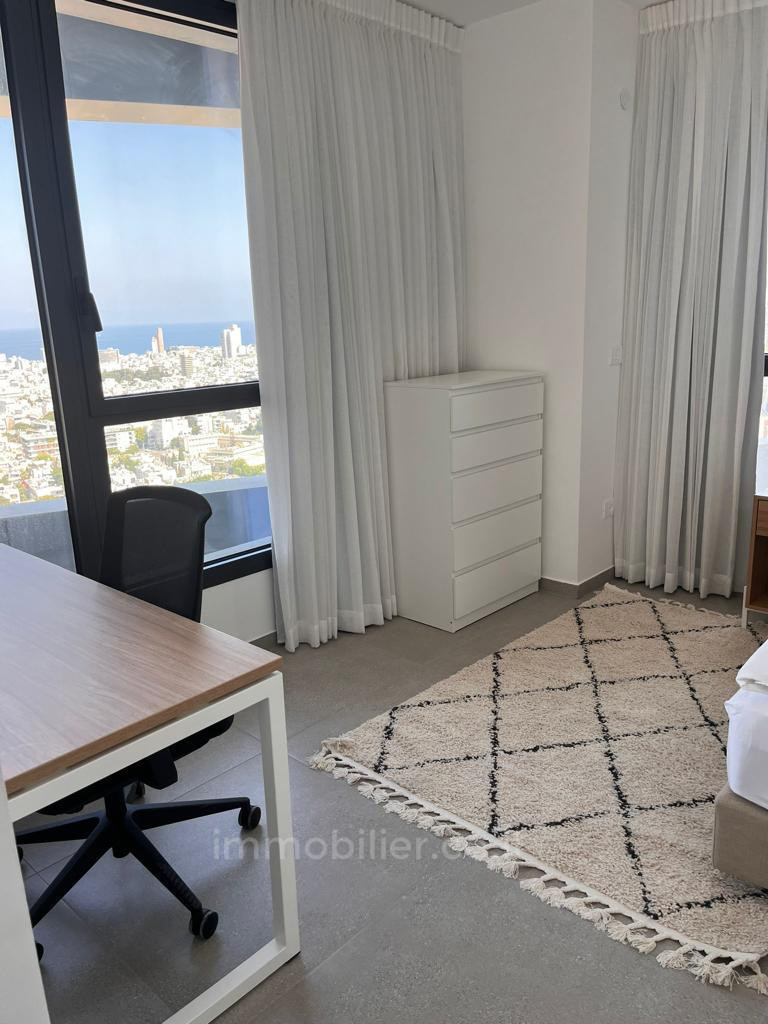 Apartamento 3 cômodos Tel Aviv Montifiory 527-IBL-185