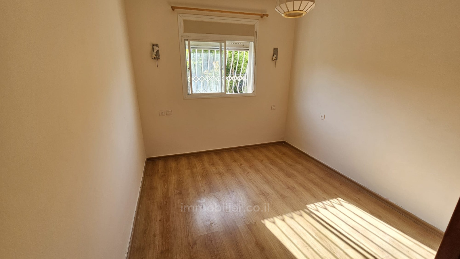 Apartamento 3.5 cômodos Raanana Lev Hapark 527-IBL-187