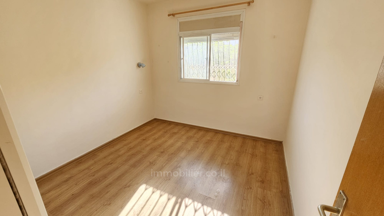 Apartamento 3.5 cômodos Raanana Lev Hapark 527-IBL-187