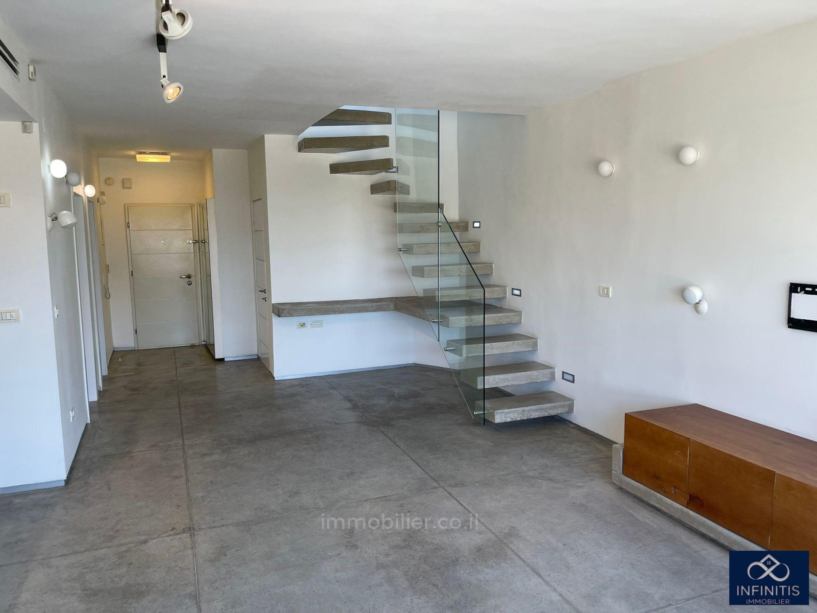 Duplex-Cobertura 4 cômodos Tel Aviv Lev Tel-Aviv 527-IBL-42