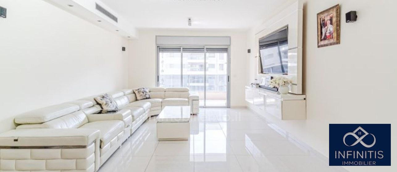 Apartamento 4 cômodos Ascalão Barnea 527-IBL-50