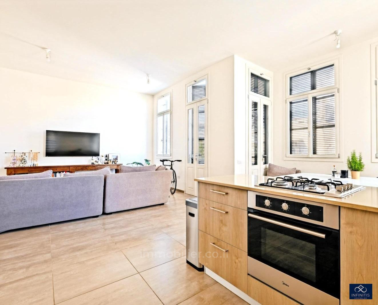 Apartamento 3 cômodos Tel Aviv Lev Tel-Aviv 527-IBL-52