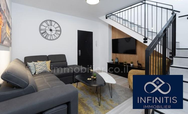 Duplex-Cobertura 4 cômodos Tel Aviv Rothshild 527-IBL-56