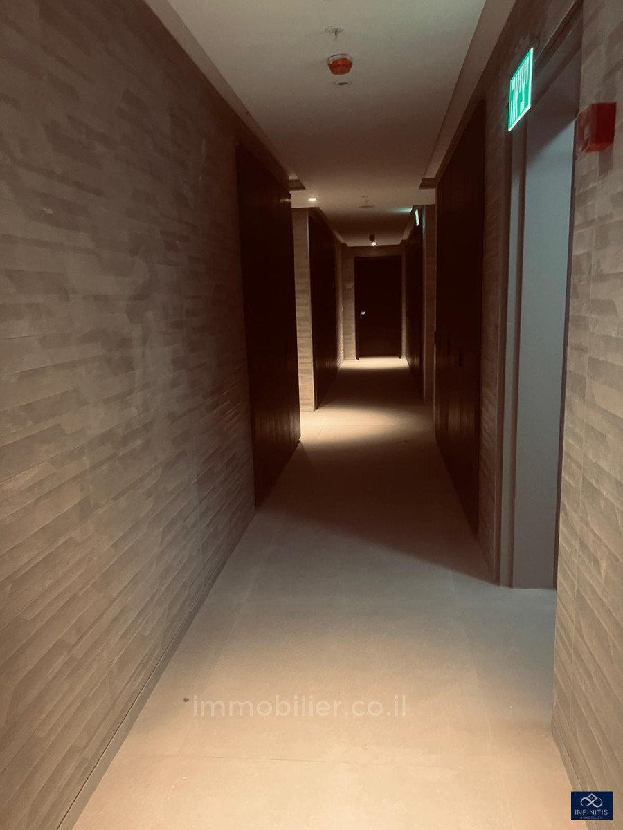 Apartamento 5 cômodos Tel Aviv Lev Tel-Aviv 527-IBL-59