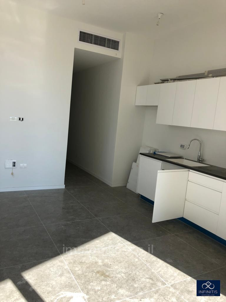 Apartamento 3 cômodos Tel Aviv Centro da cidade 527-IBL-61