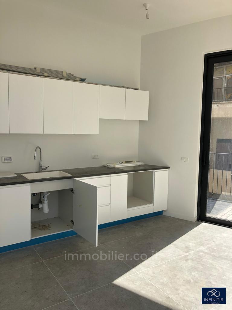 Apartamento 3 cômodos Tel Aviv Centro da cidade 527-IBL-61