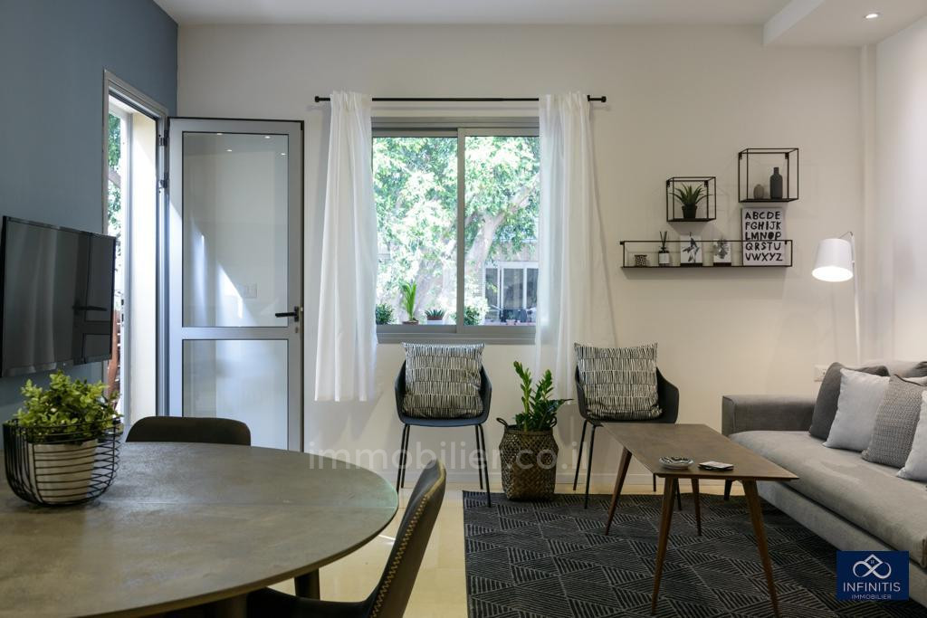 Apartamento 2.5 cômodos Tel Aviv Lev Tel-Aviv 527-IBL-70