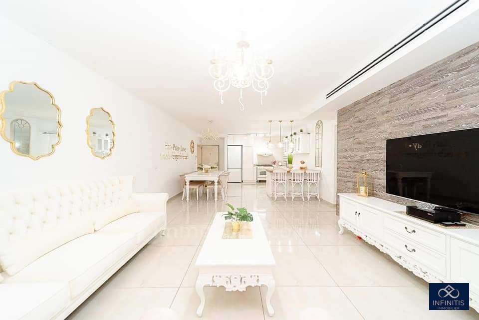 Apartamento 4 cômodos Ascalão Barnea 527-IBL-80