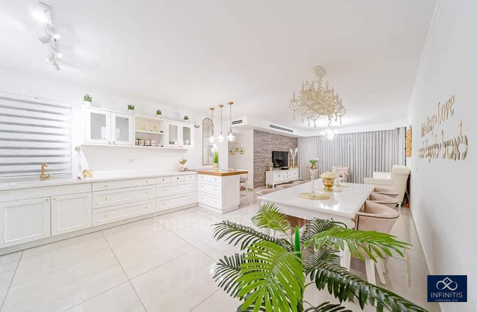 Apartamento 4 cômodos Ascalão Barnea 527-IBL-80