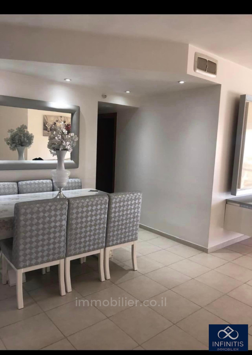 Apartamento 4 cômodos Ashdod Yud Bet 527-IBL-82