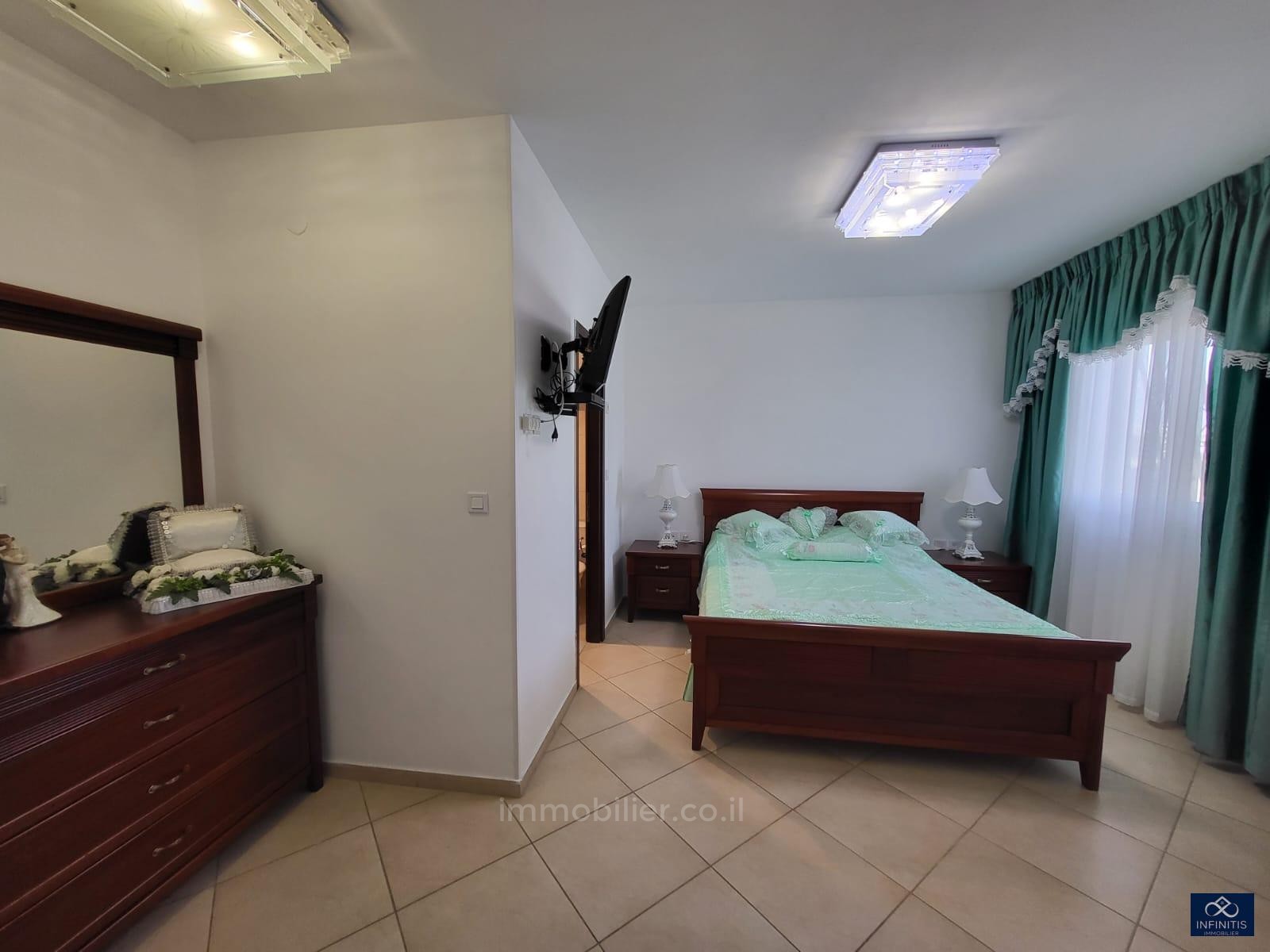 Apartamento 4 cômodos Tel Aviv Haargazim 527-IBL-8