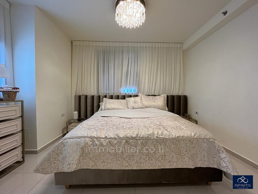 Cobertura 3 cômodos Bat yam Bat yam 527-IBL-90