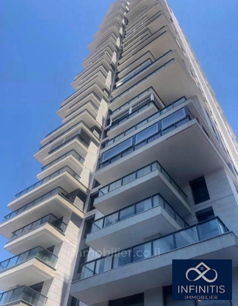 Cobertura 4 cômodos Bat yam Bat yam 527-IBL-92