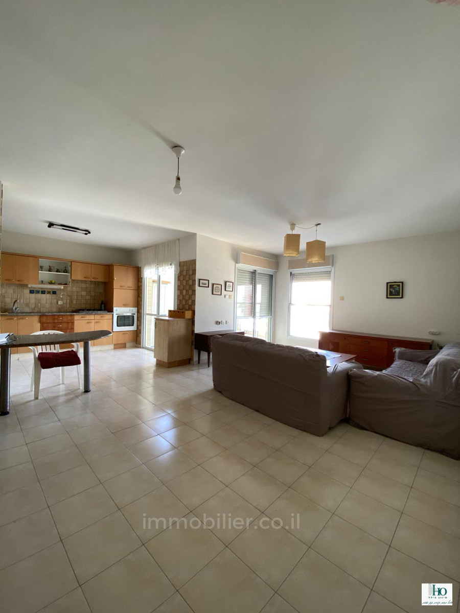 Apartamento 4 cômodos Ascalão Barnea 529-IBL-25