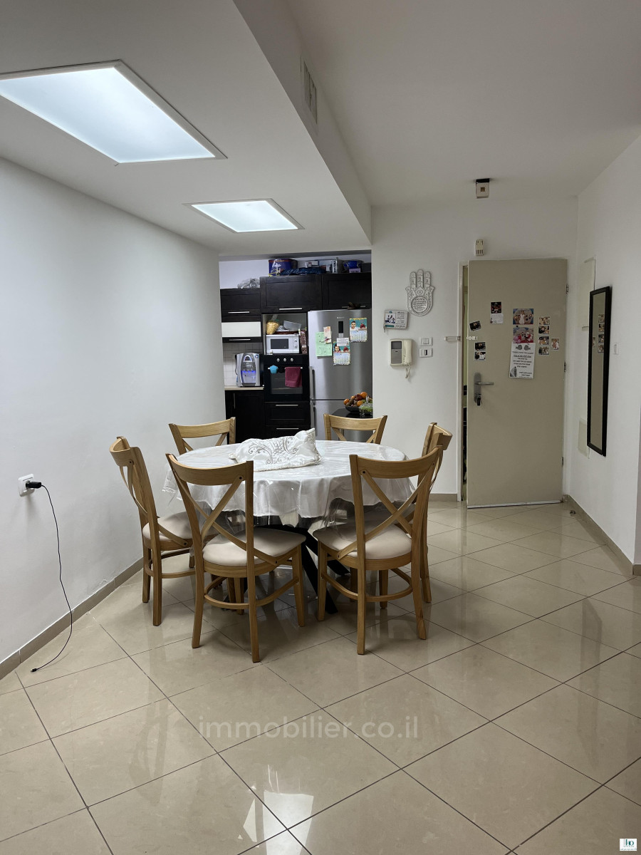 Apartamento 5 cômodos Ascalão Barnea 529-IBL-30