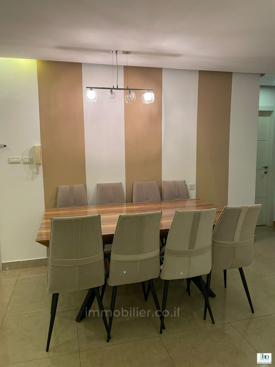 Apartamento 4 cômodos Ascalão Afridar 529-IBL-37