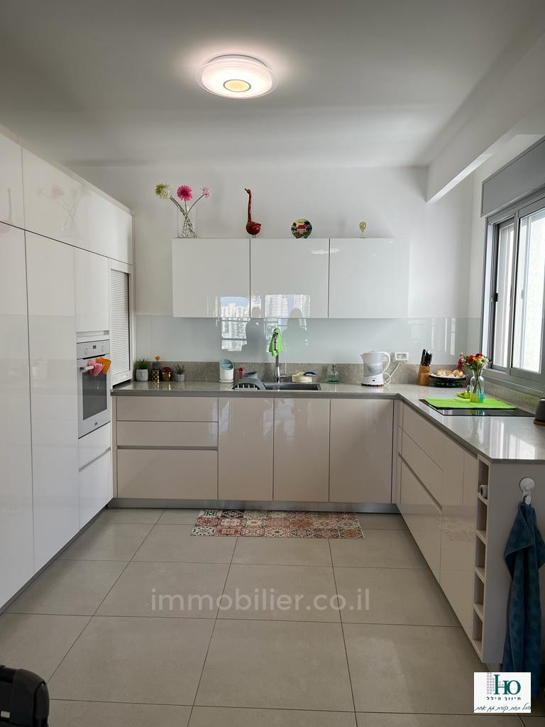 Apartamento 5 cômodos Ascalão Afridar 529-IBL-38