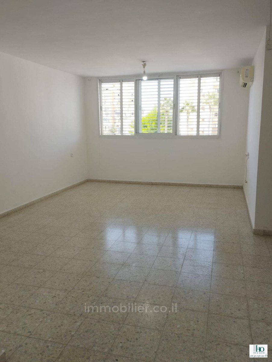 Apartamento 3 cômodos Ascalão Neot 529-IBL-54