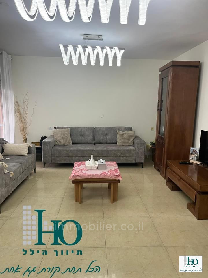 Apartamento 5 cômodos Ascalão Afridar 529-IBL-66